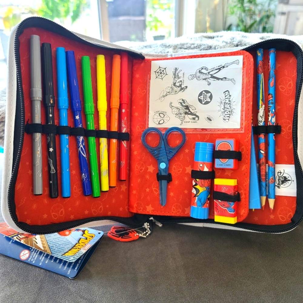 Spider-Man school Kit - Picture 2 of 7